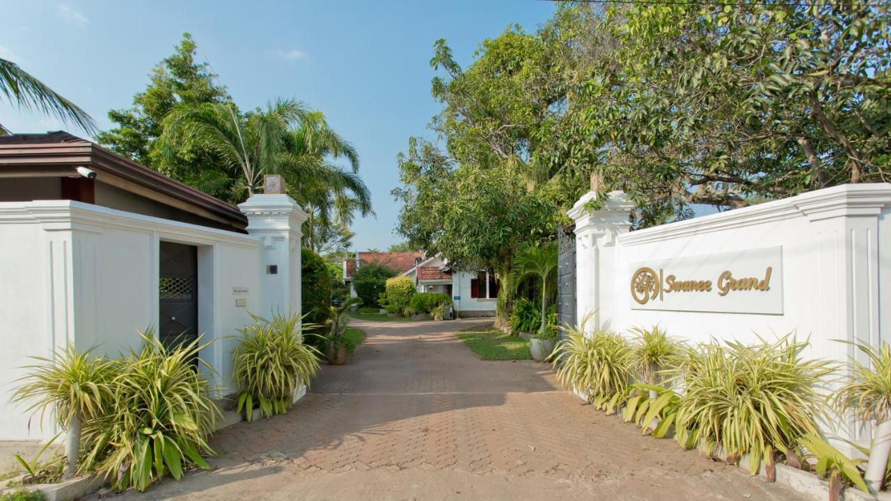 Hotel Swanee Grand à Negombo Extérieur photo