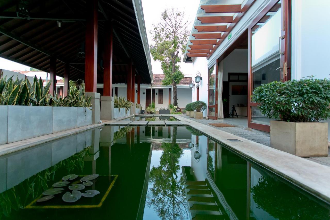 Hotel Swanee Grand à Negombo Extérieur photo
