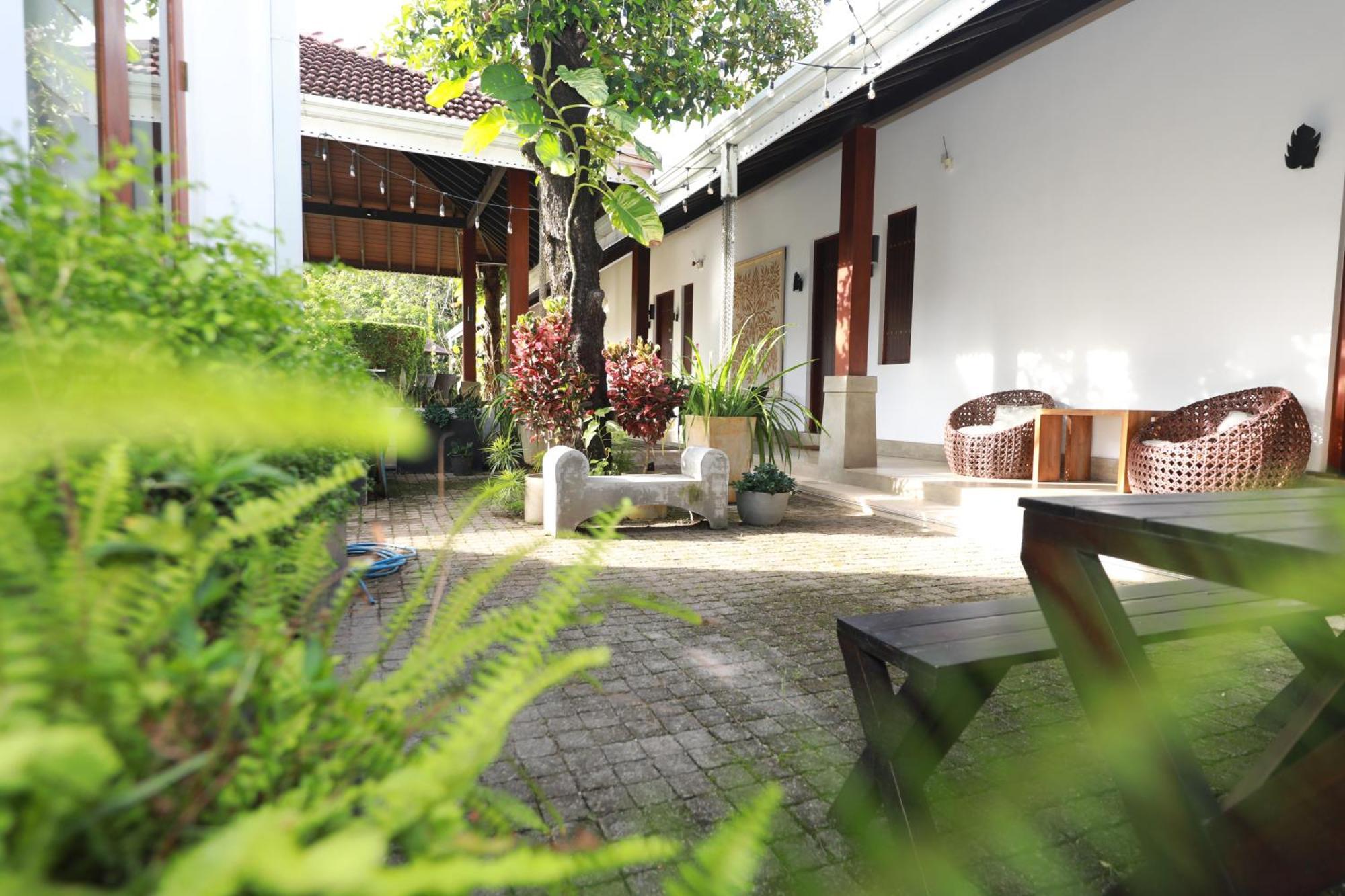 Hotel Swanee Grand à Negombo Extérieur photo